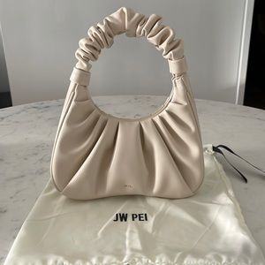 Brand New Unworn Gabbi Bag in Ivory